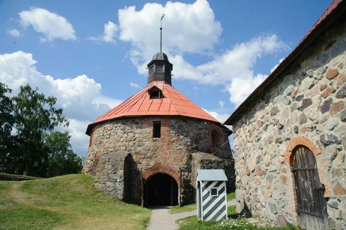 Однодневная экскурсия из Санкт-Петербурга "Горный парк Рускеала и Ладожские шхеры"