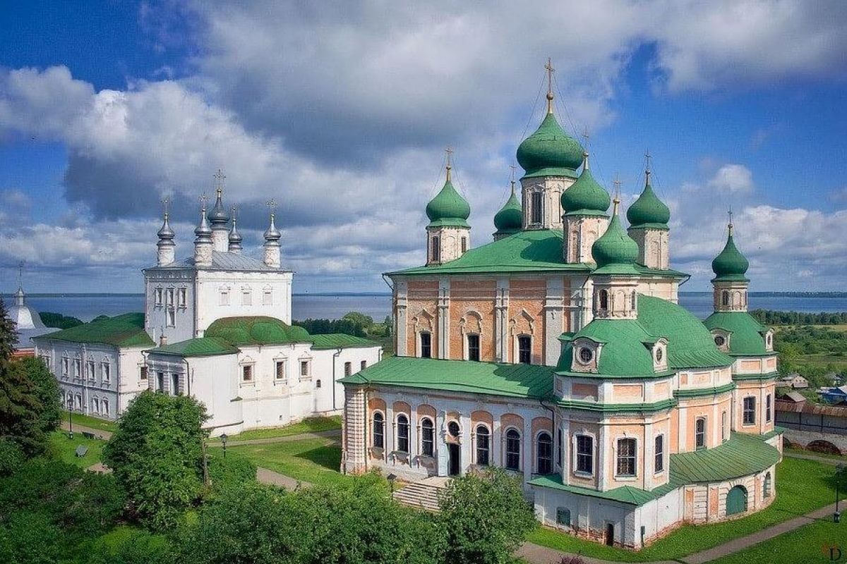 Автобусный экскурсионный тур из Москвы "За святую Русь: Сергиев Посад - Переславль-Залесский - Ростов Великий - Кострома - Ярославль - Иваново - Суздаль - Муром - Дивеево"