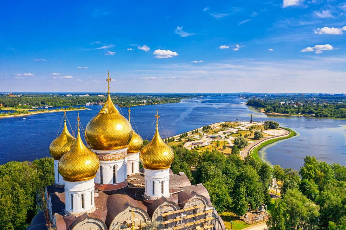 Автобусный экскурсионный тур из Москвы "За святую Русь: Сергиев Посад - Переславль-Залесский - Ростов Великий - Кострома - Ярославль - Иваново - Суздаль - Муром - Дивеево"