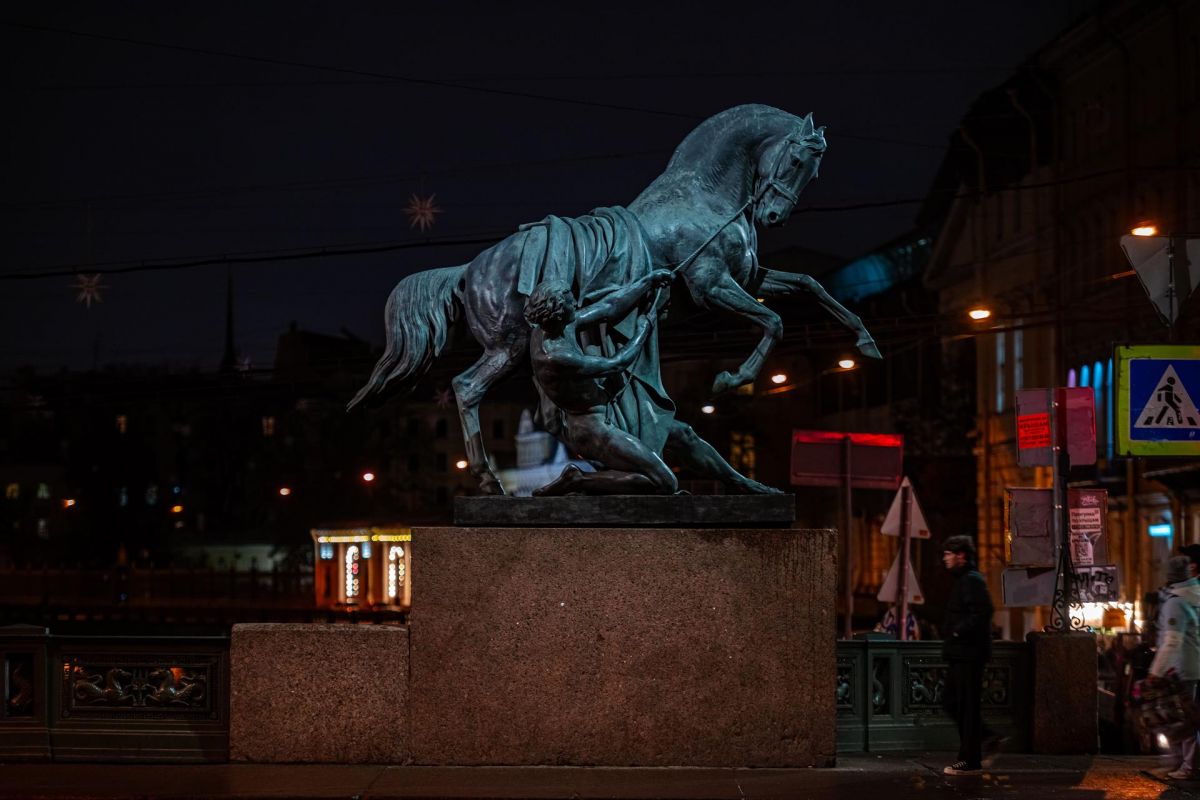 ⚡ Ночная автобусная экскурсия по городу + развод мостов (ГРУППОВАЯ)